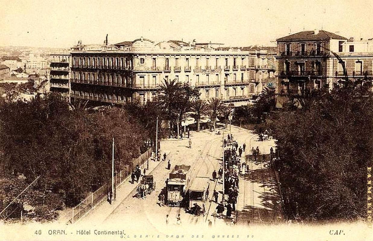PA c- 005- Place d'Armes- trams et autobus.JPG